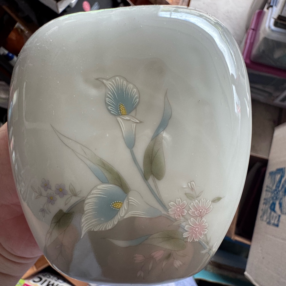 Russ and Berrie Vintage Porcelain Pillow Shaped Vase with Calla Lily Design 5024